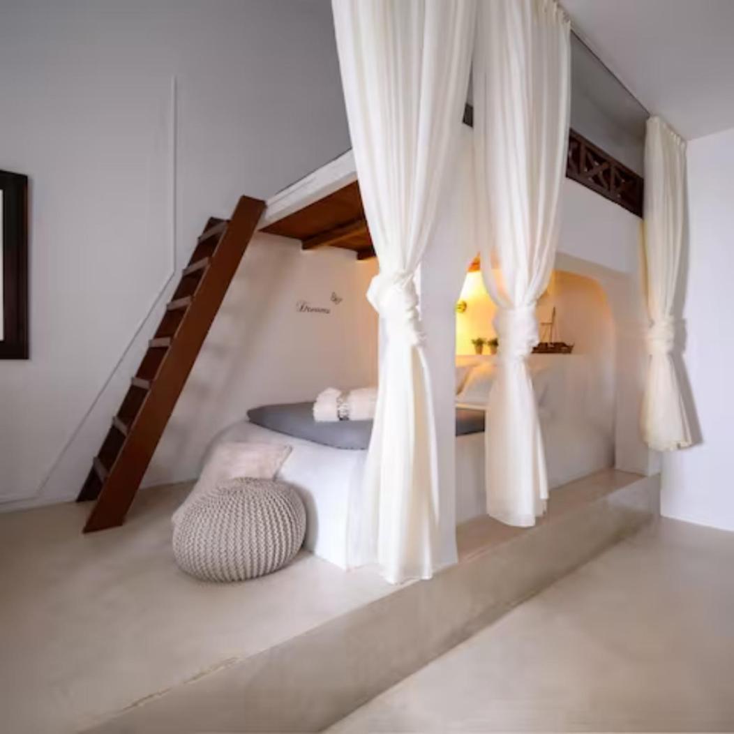 On An Island Suites & Apartments - Fira ภายนอก รูปภาพ