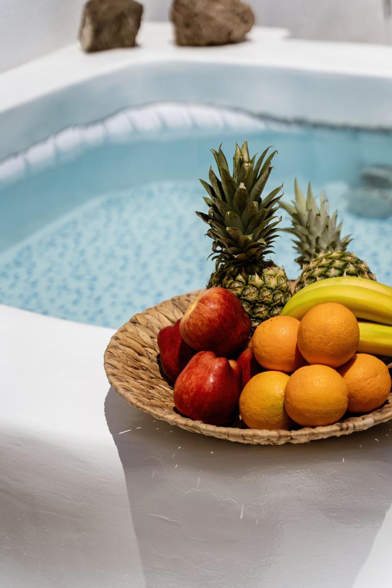 On An Island Suites & Apartments - Fira ภายนอก รูปภาพ